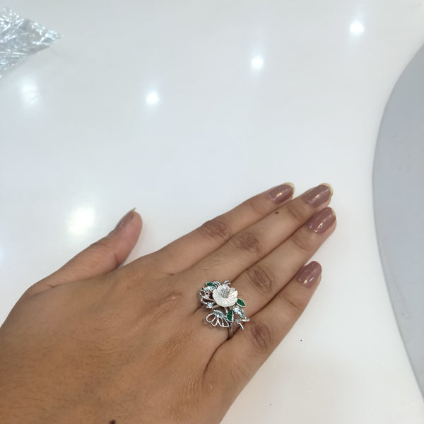 Flower design silver ring
