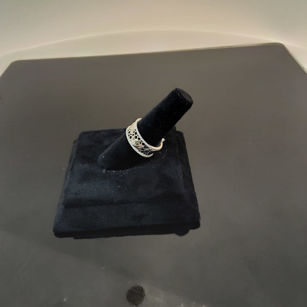 Silver ringwith heart