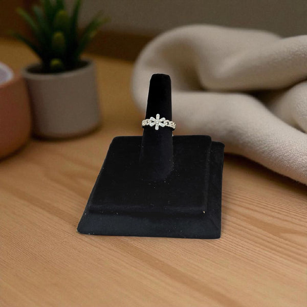 Beautiful silver Tie ring