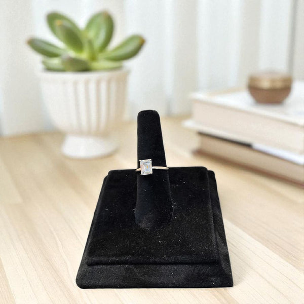 Diomond look silver ring