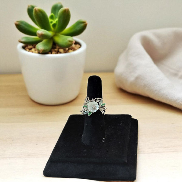 Flower design silver ring